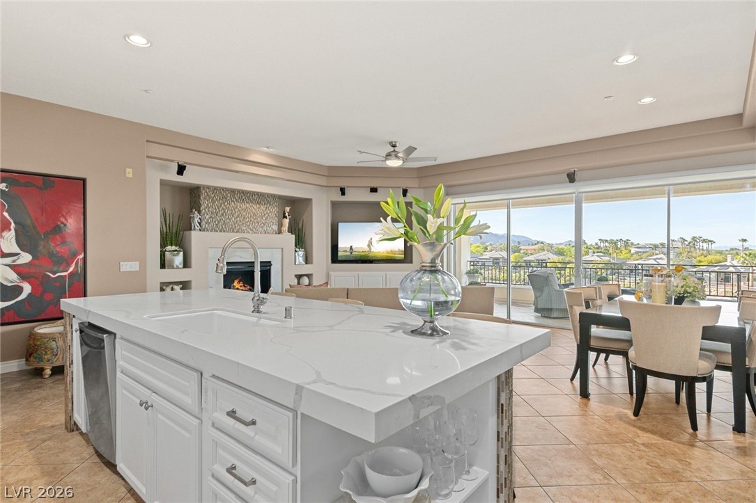 9204 Tesoras Drive 202