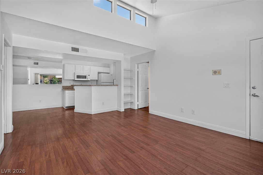 5158 S Jones Boulevard 201