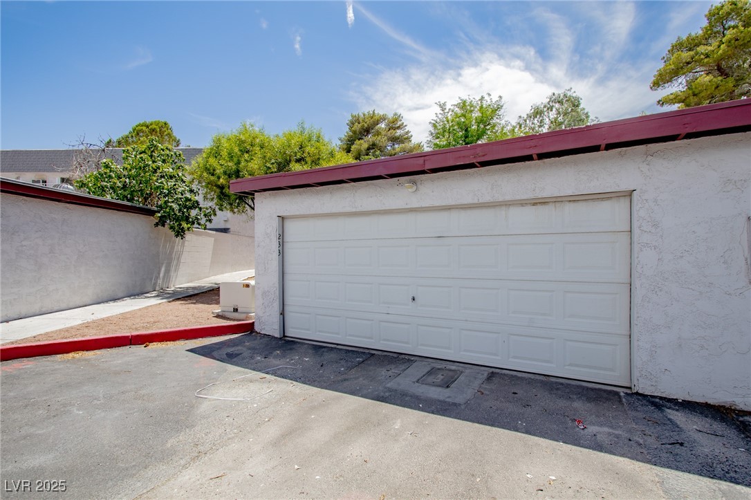 233 Pecos Way