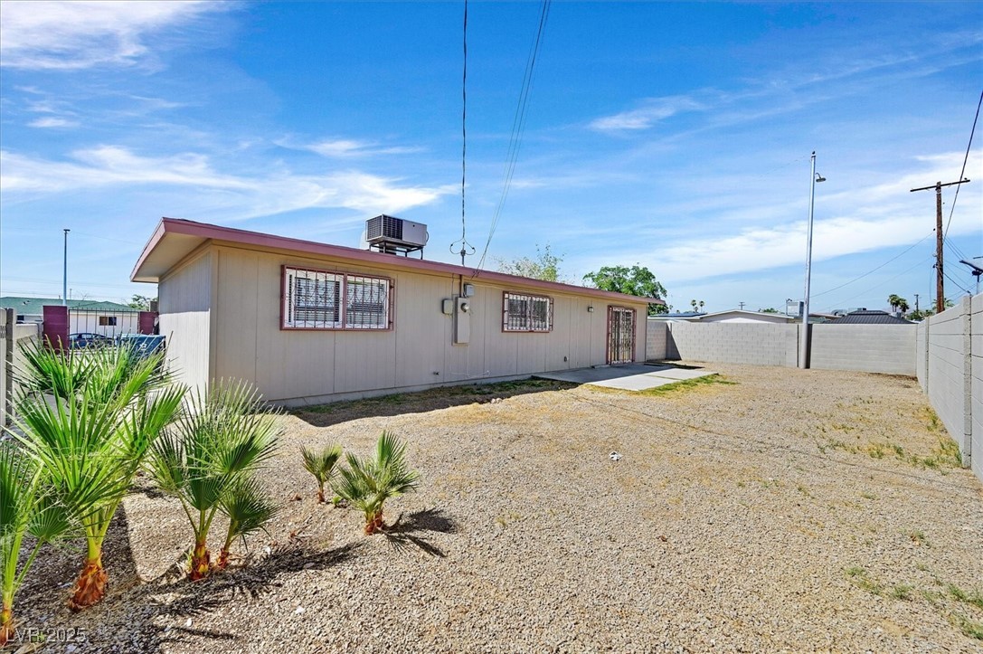 Las Vegas, Nevada 89107, United States, 4 Bedrooms Bedrooms, ,2 BathroomsBathrooms,Residential,Active,169555