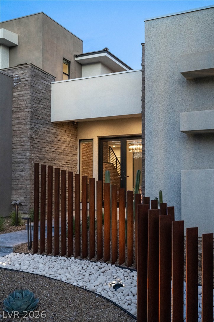 Properties 2 62 Grey Feather Drive