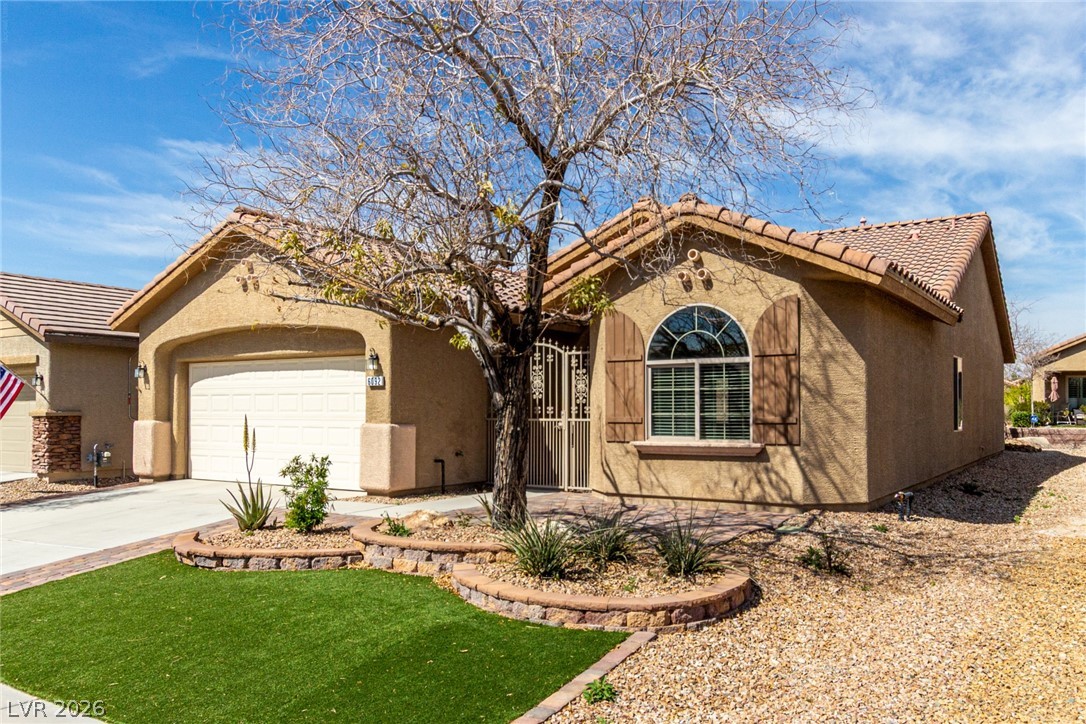 6092 Fox Creek Avenue