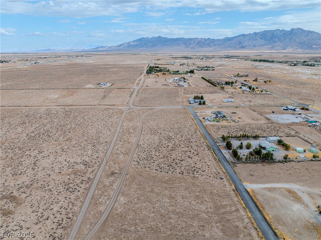 1901 S Windy Lane