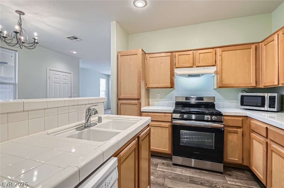 1117 STORKE Lane