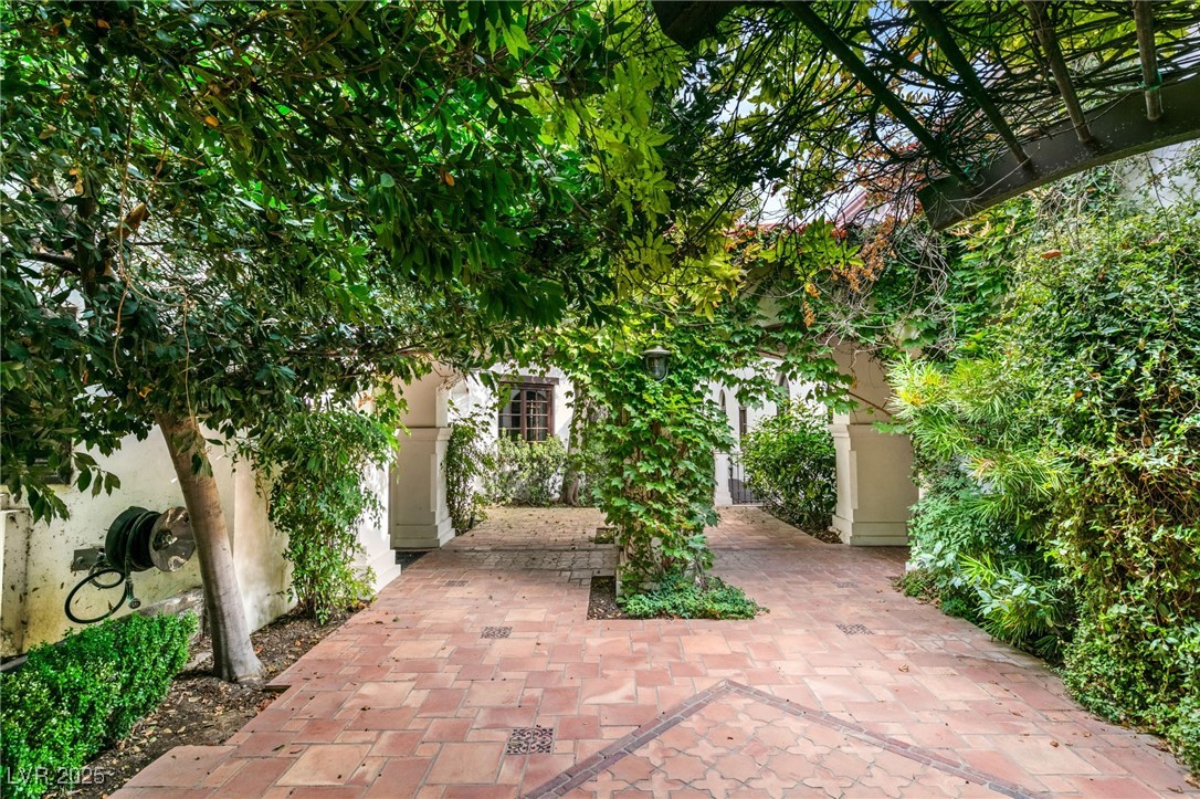 Las Vegas, Nevada 89118, United States, 7 Bedrooms Bedrooms, ,13 BathroomsBathrooms,Residential,Active,22582