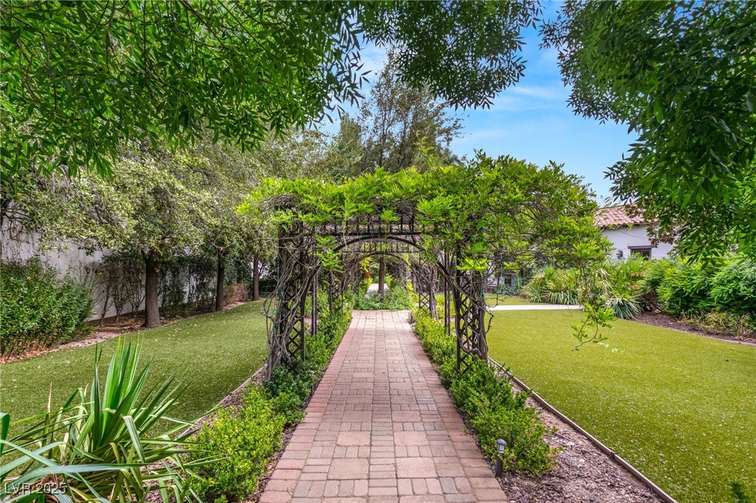 Las Vegas, Nevada 89118, United States, 7 Bedrooms Bedrooms, ,13 BathroomsBathrooms,Residential,Active,22582