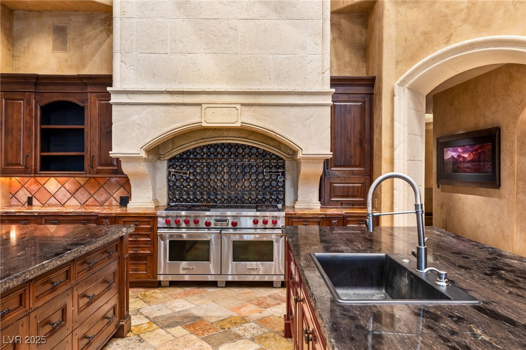 Las Vegas, Nevada 89118, United States, 7 Bedrooms Bedrooms, ,13 BathroomsBathrooms,Residential,Active,22582