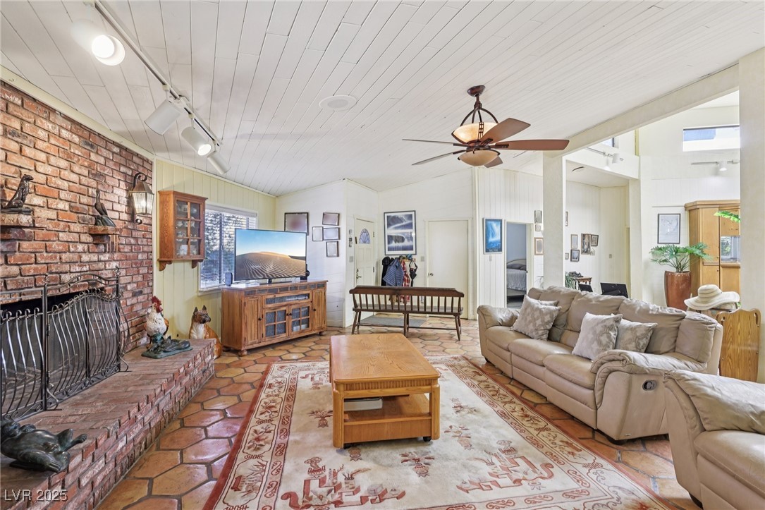 55 Siddall Avenue
