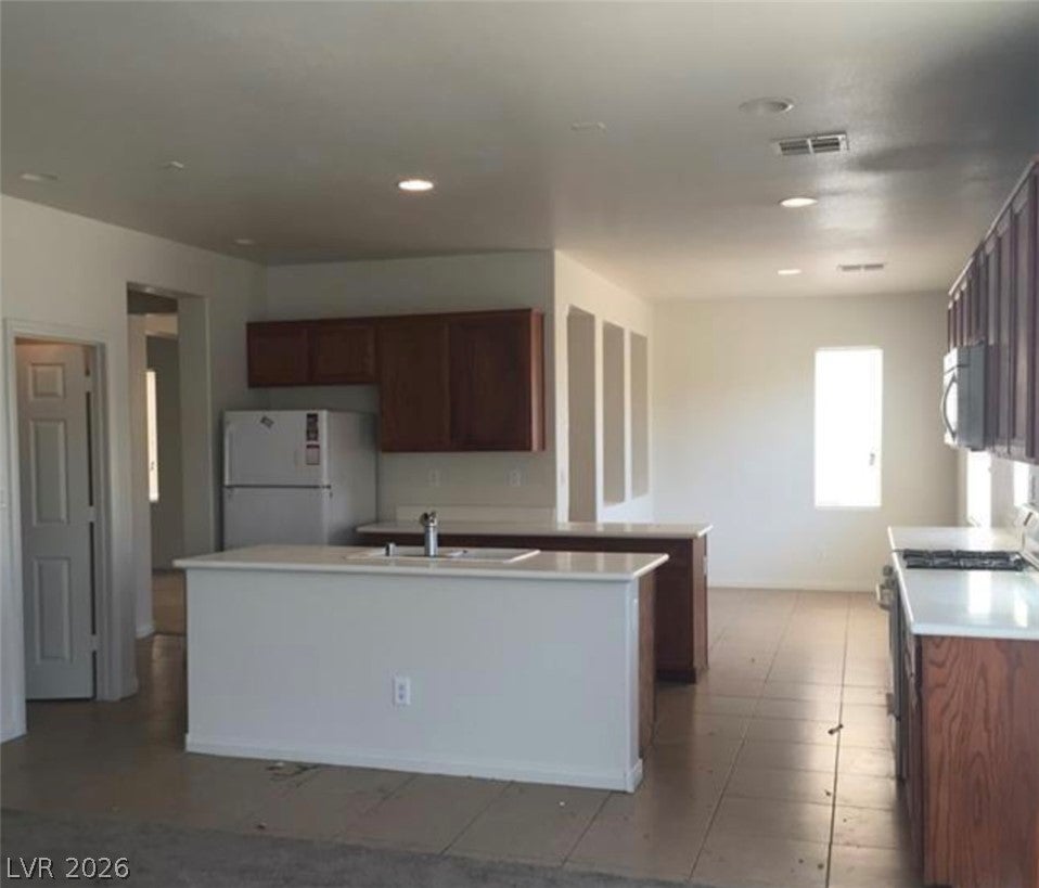 3608 Tundra Swan Street