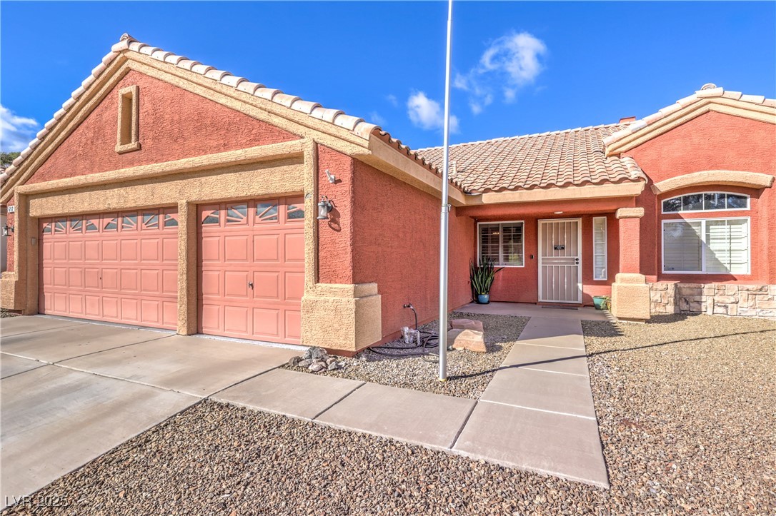692 SKYLINE Road