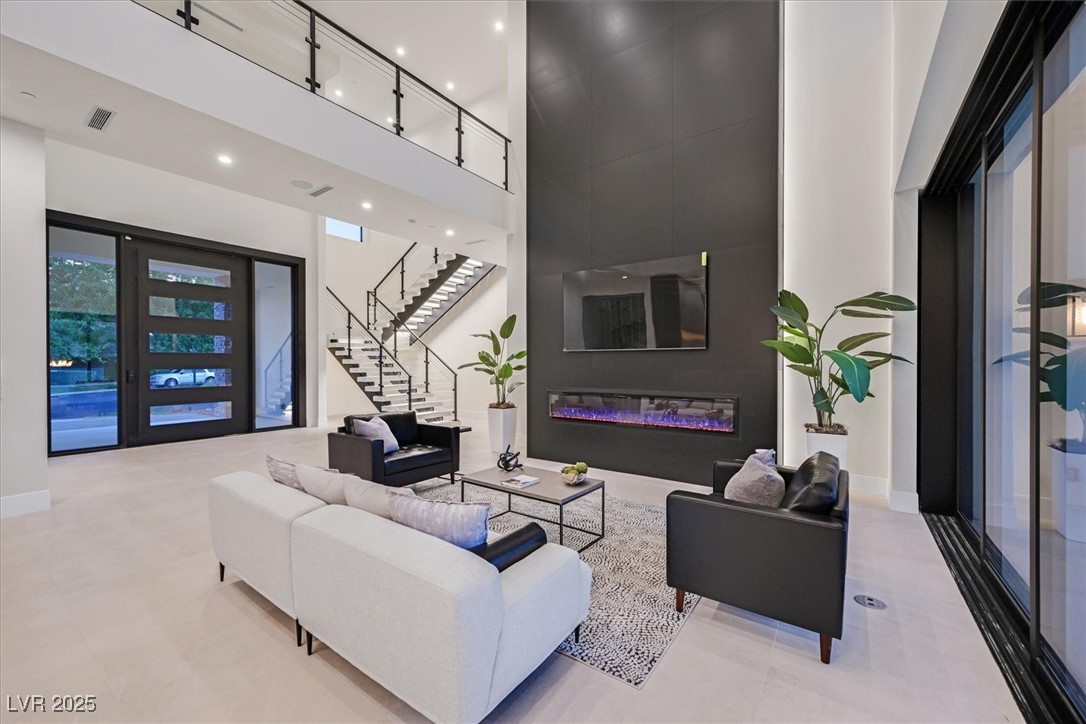34 Vintage Canyon Street