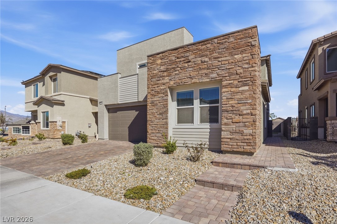 9876 Abel Cliff Street