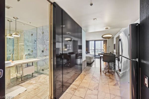 4381 W Flamingo Road 1816