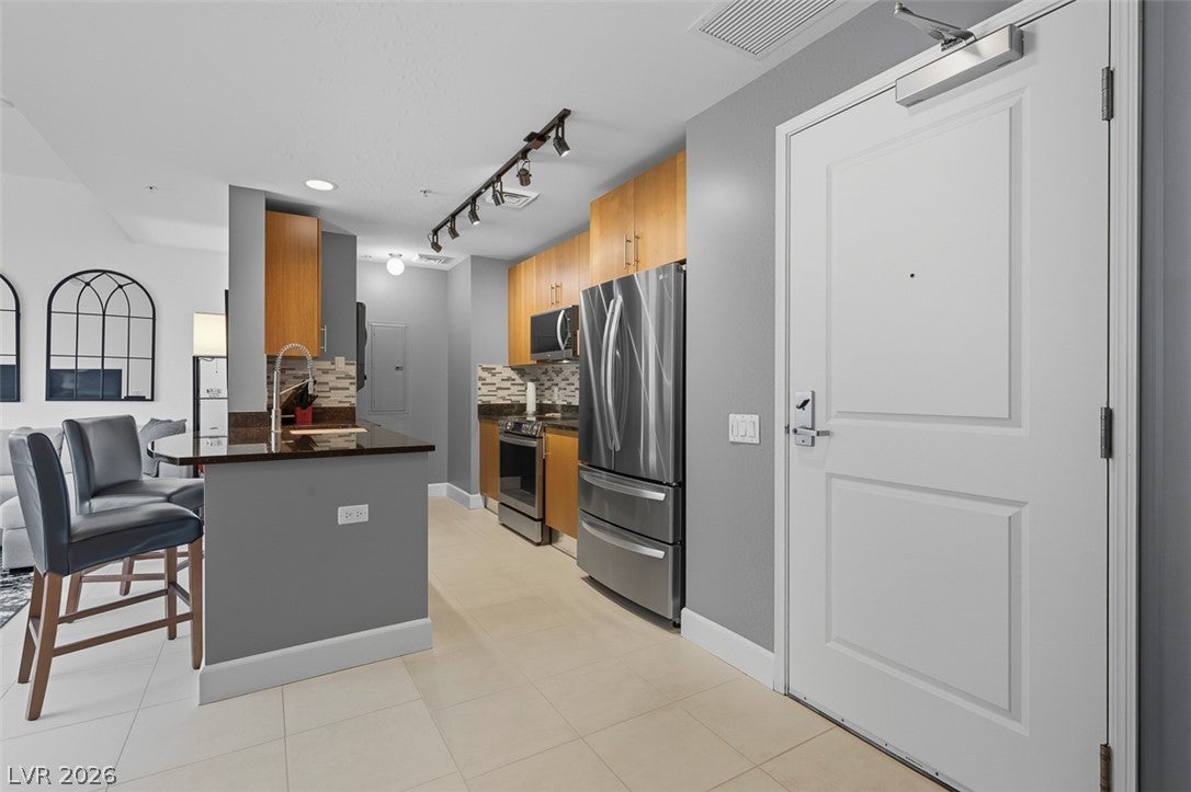 200 W Sahara Avenue 1405