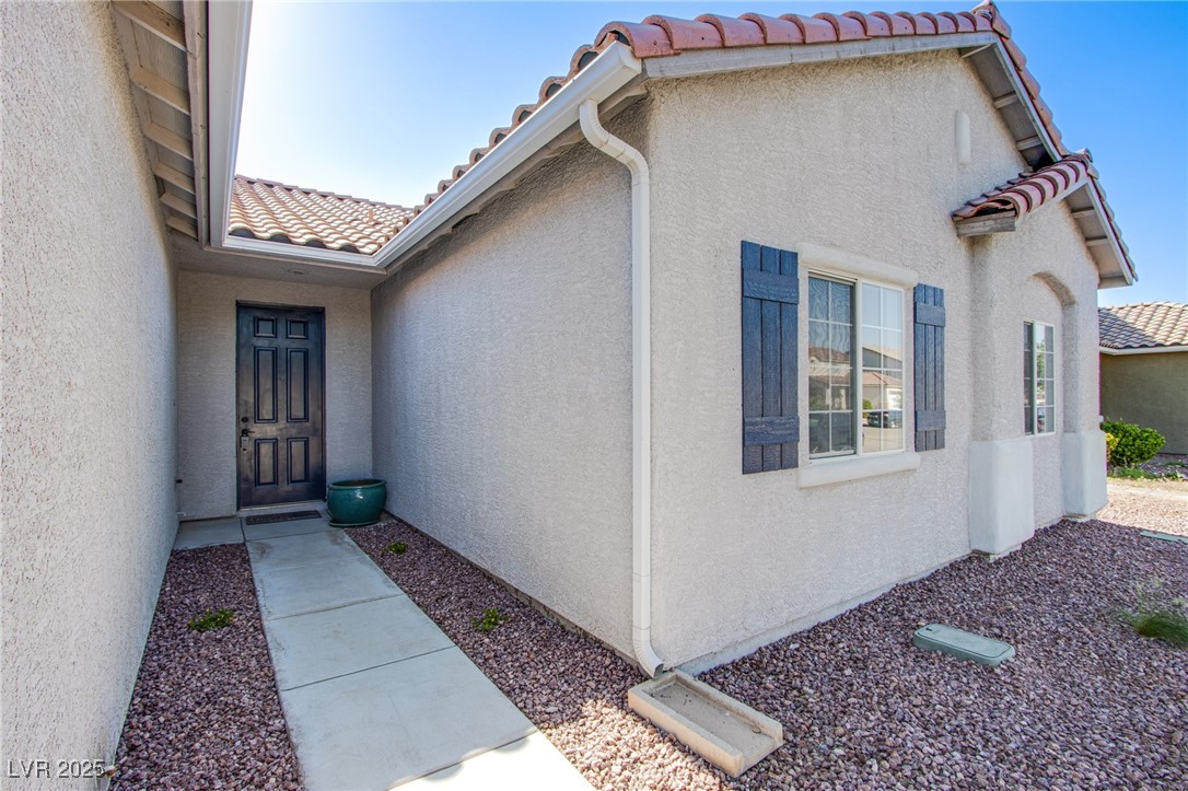 5653 Artesia Lake Court