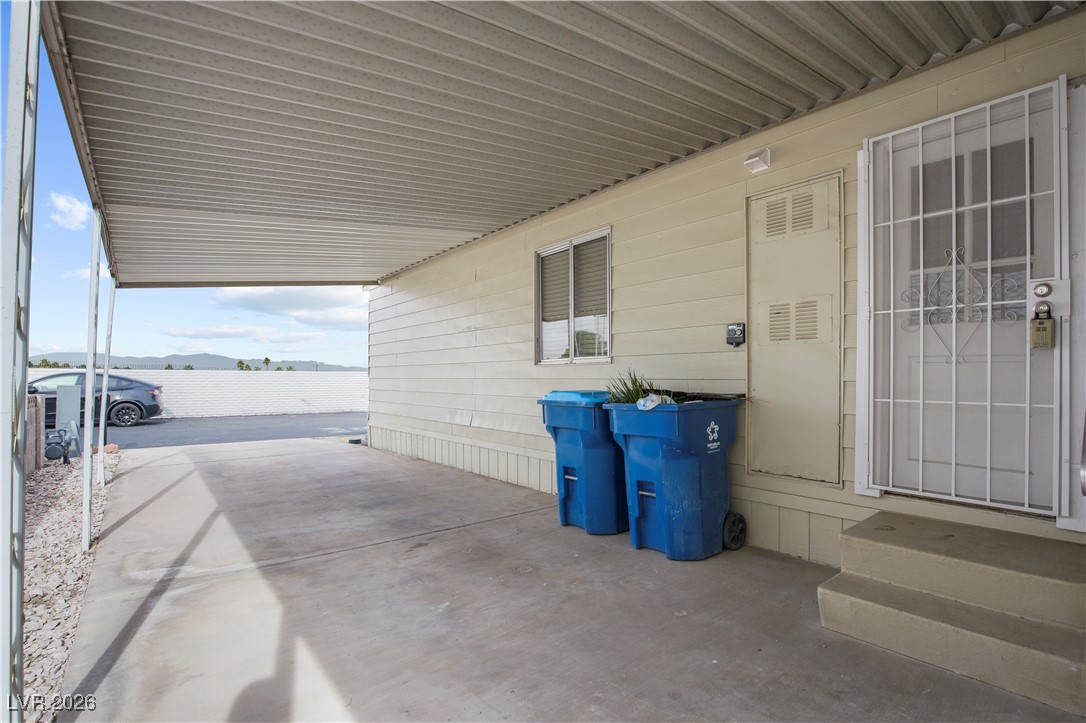 Properties 2 4955 Ridge Avenue