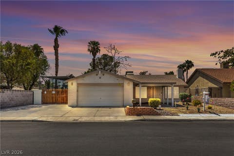 Homes For Sale - 2420 Winwood Street<br/> Las Vegas, NV 89108