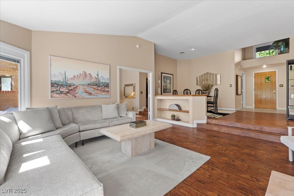 7139 Mission Hills Drive