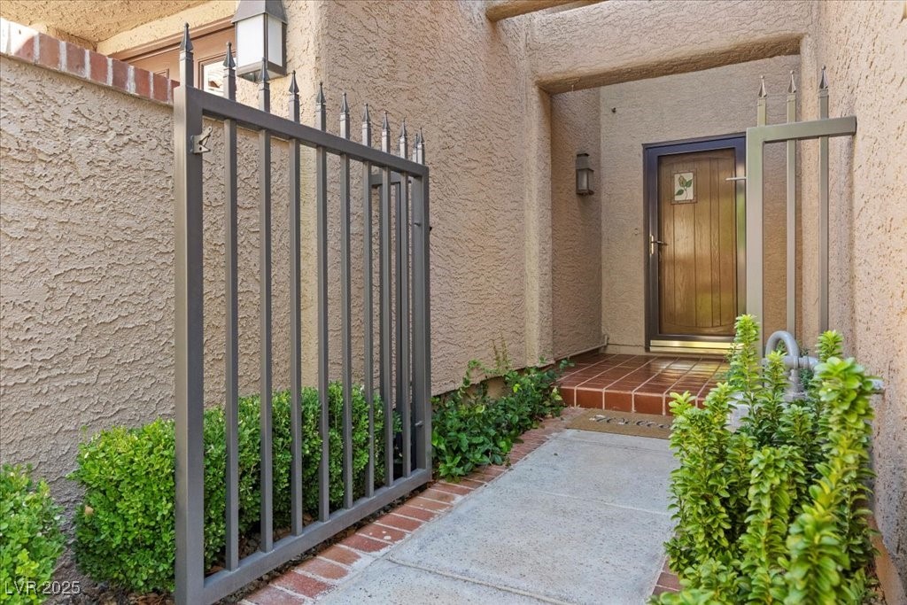 7139 Mission Hills Drive