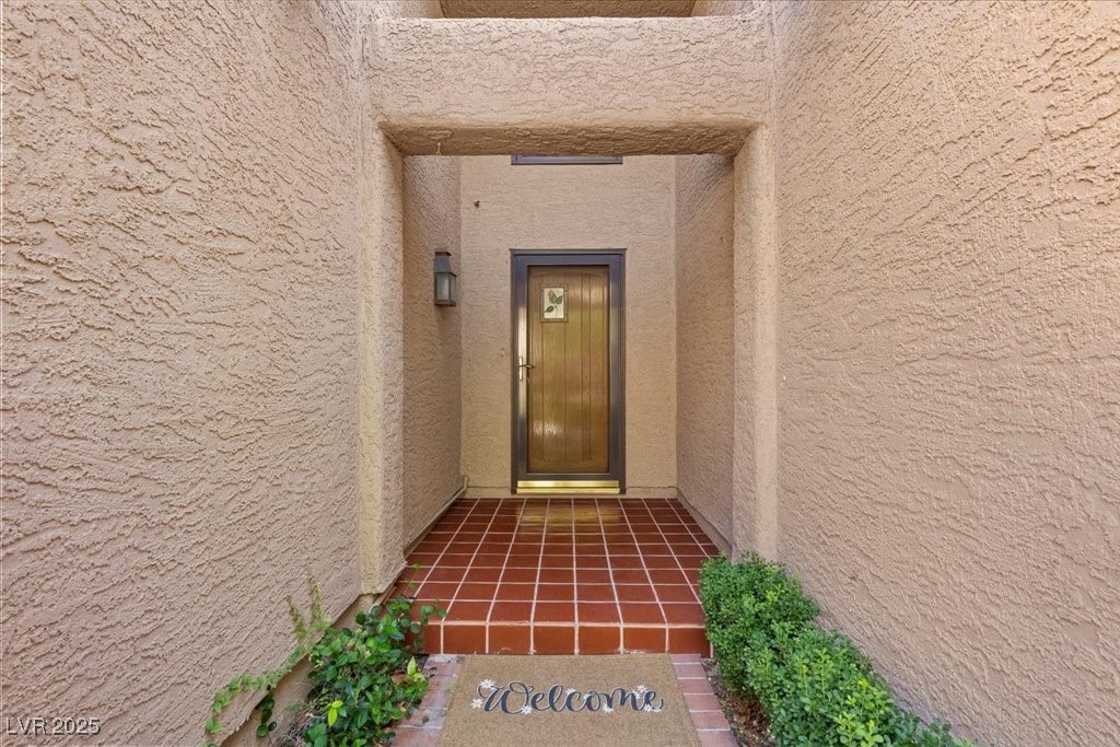 7139 Mission Hills Drive