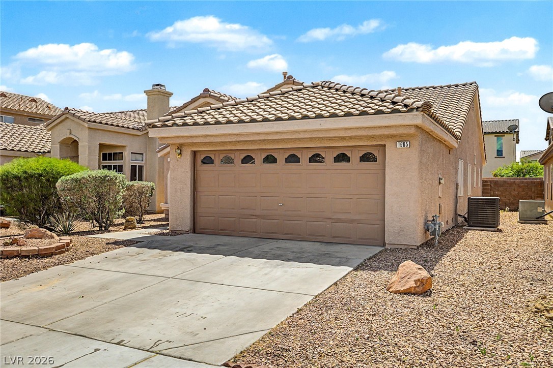 1905 Grand Prairie Avenue