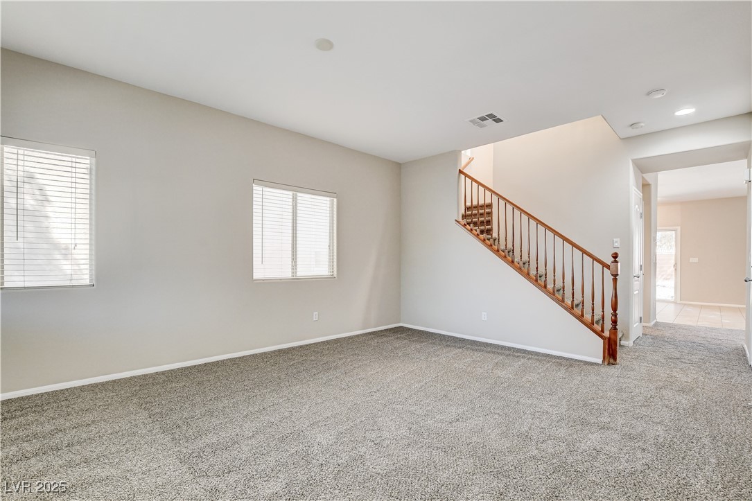 6024 Peacock Pine Street