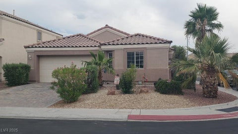 Homes For Sale - 449 Orchid Oasis Avenue<br/> Clark County, North Las Vegas, NV 89031