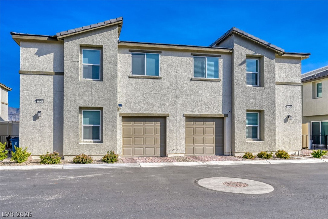 2758 Champagne Gold Avenue