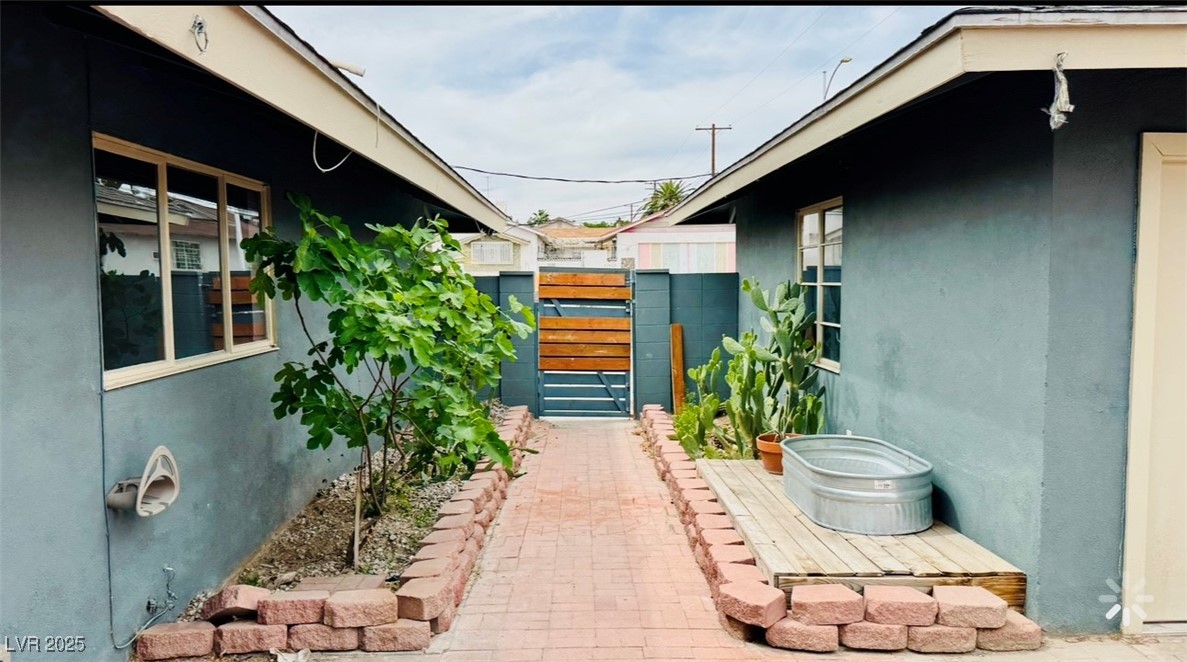 Las Vegas, Nevada 89104, United States, 4 Bedrooms Bedrooms, ,2 BathroomsBathrooms,Residential,Active,108527