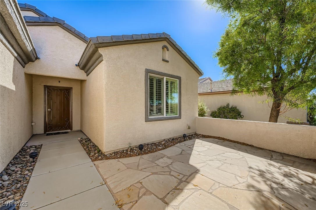 2559 Moonlight Valley Avenue