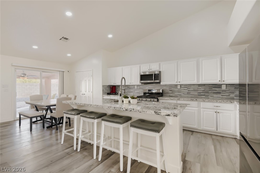 Properties 4 6324 Black Oaks Street