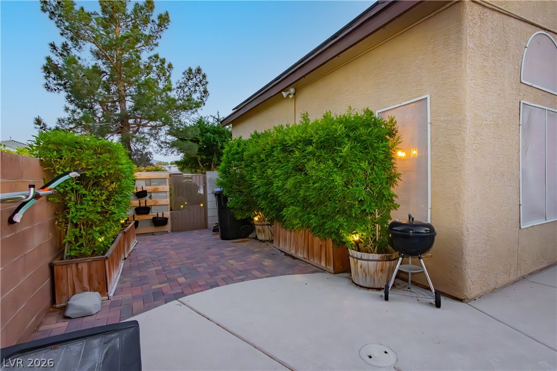 980 Upper Meadows Place