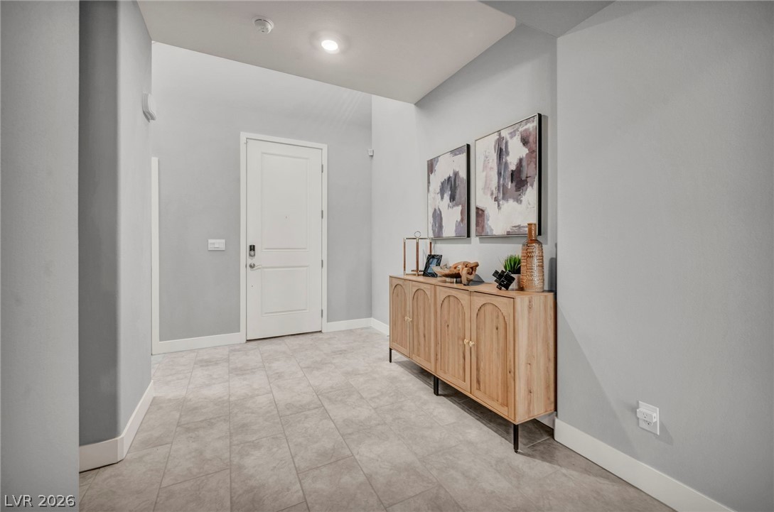1137 Green Lovebird Street