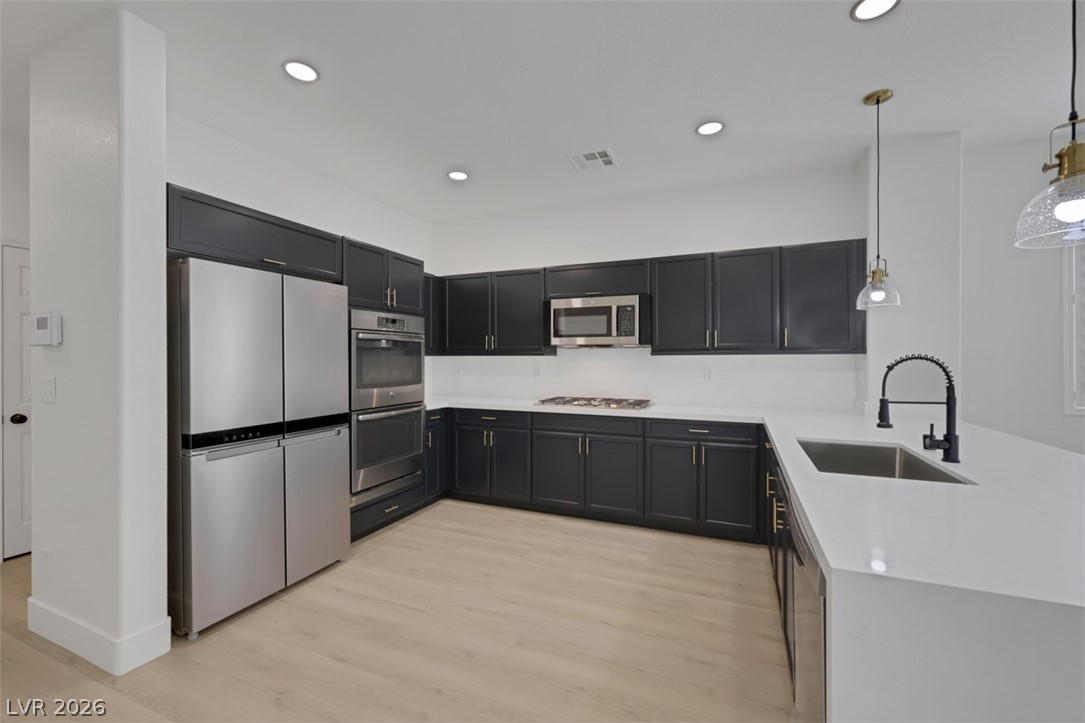 7035 Thistle Ridge Street