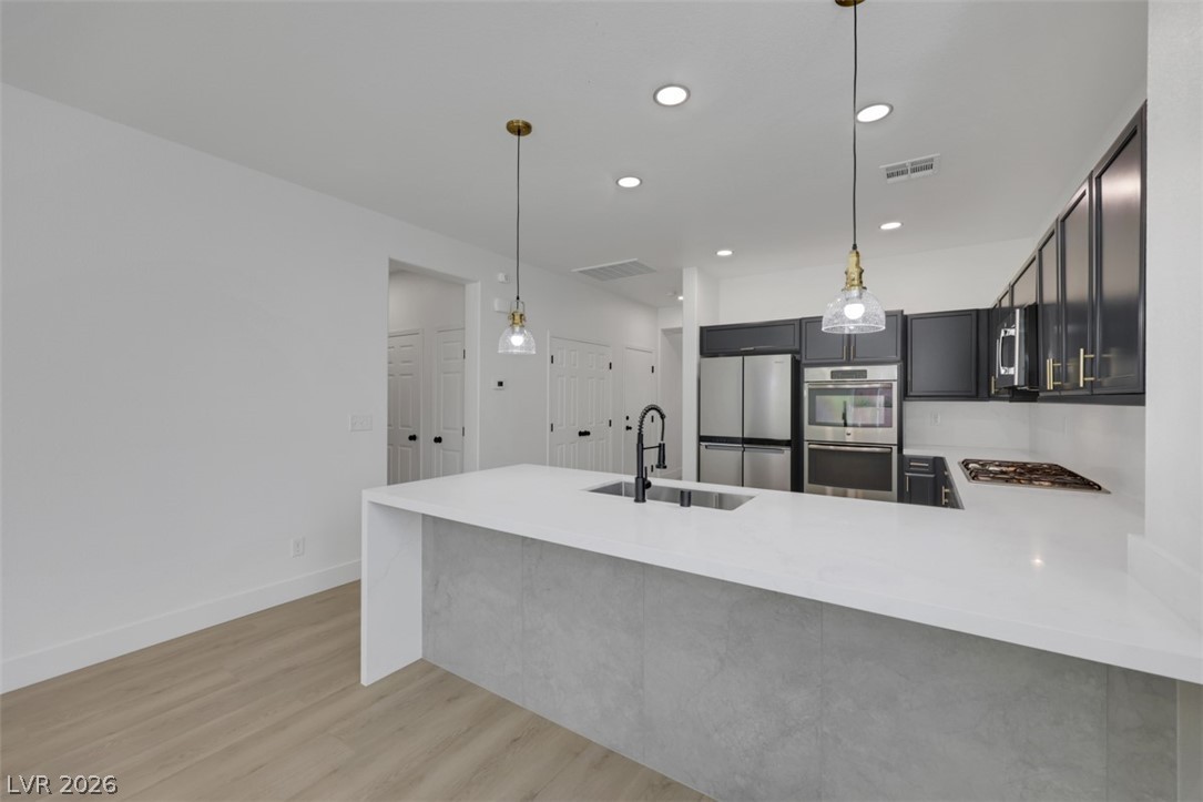 7035 Thistle Ridge Street