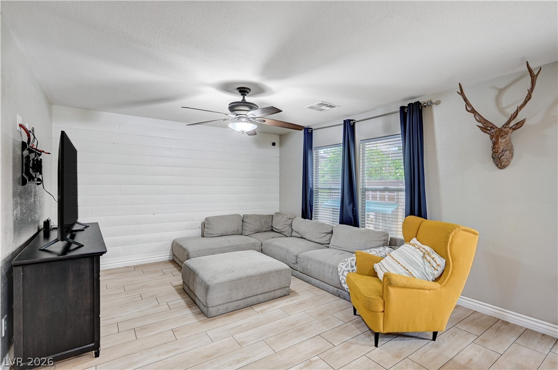 197 Kings Canyon Court