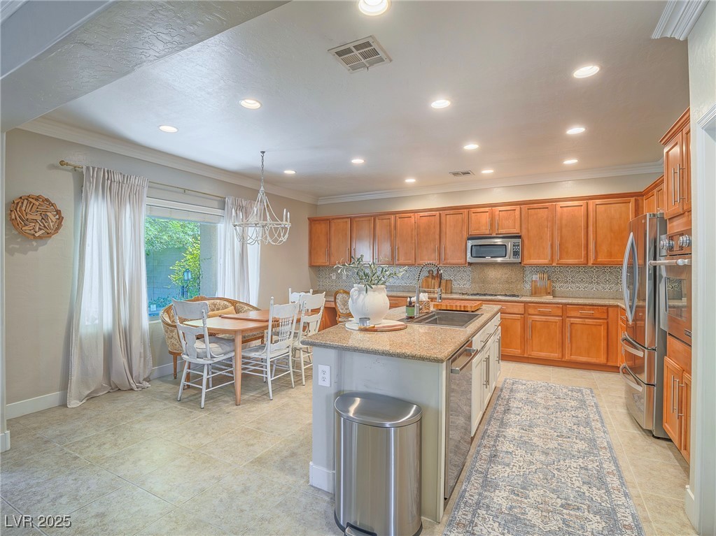 Henderson, Nevada 89044, United States, 4 Bedrooms Bedrooms, ,4 BathroomsBathrooms,Residential,Active,250100