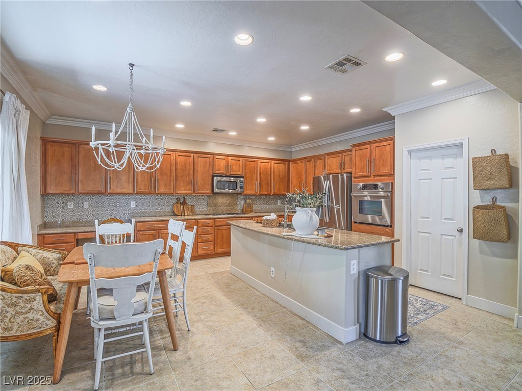 Henderson, Nevada 89044, United States, 4 Bedrooms Bedrooms, ,4 BathroomsBathrooms,Residential,Active,250100