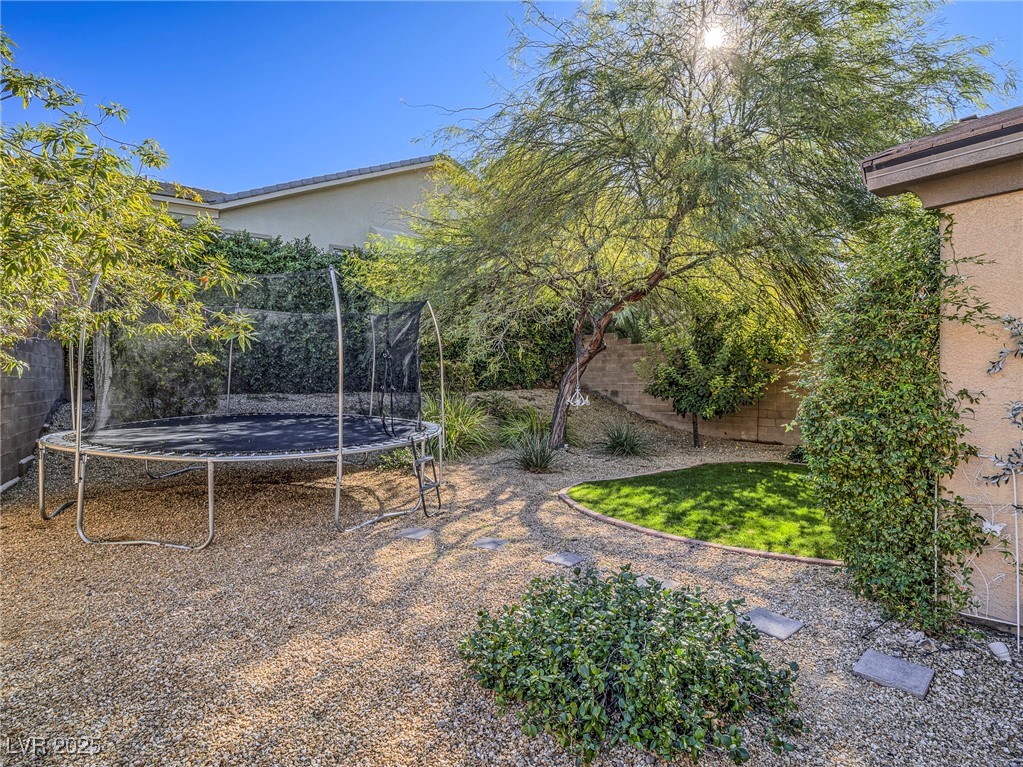 Henderson, Nevada 89044, United States, 4 Bedrooms Bedrooms, ,4 BathroomsBathrooms,Residential,Active,250100