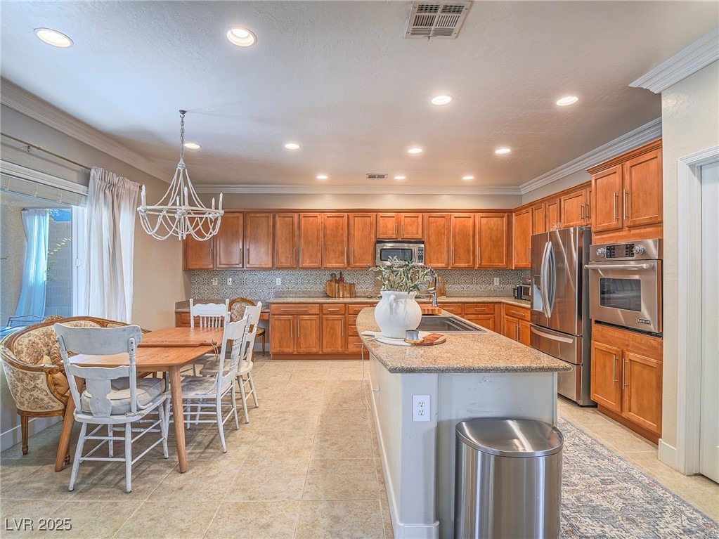 Henderson, Nevada 89044, United States, 4 Bedrooms Bedrooms, ,4 BathroomsBathrooms,Residential,Active,250100