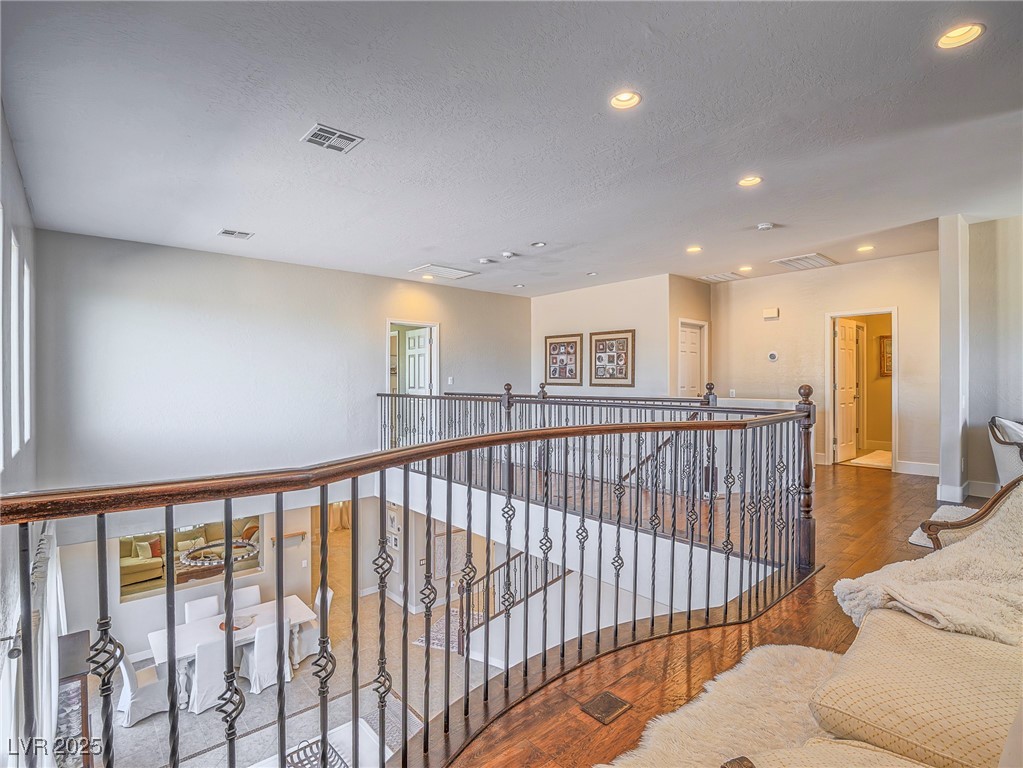 Henderson, Nevada 89044, United States, 4 Bedrooms Bedrooms, ,4 BathroomsBathrooms,Residential,Active,250100