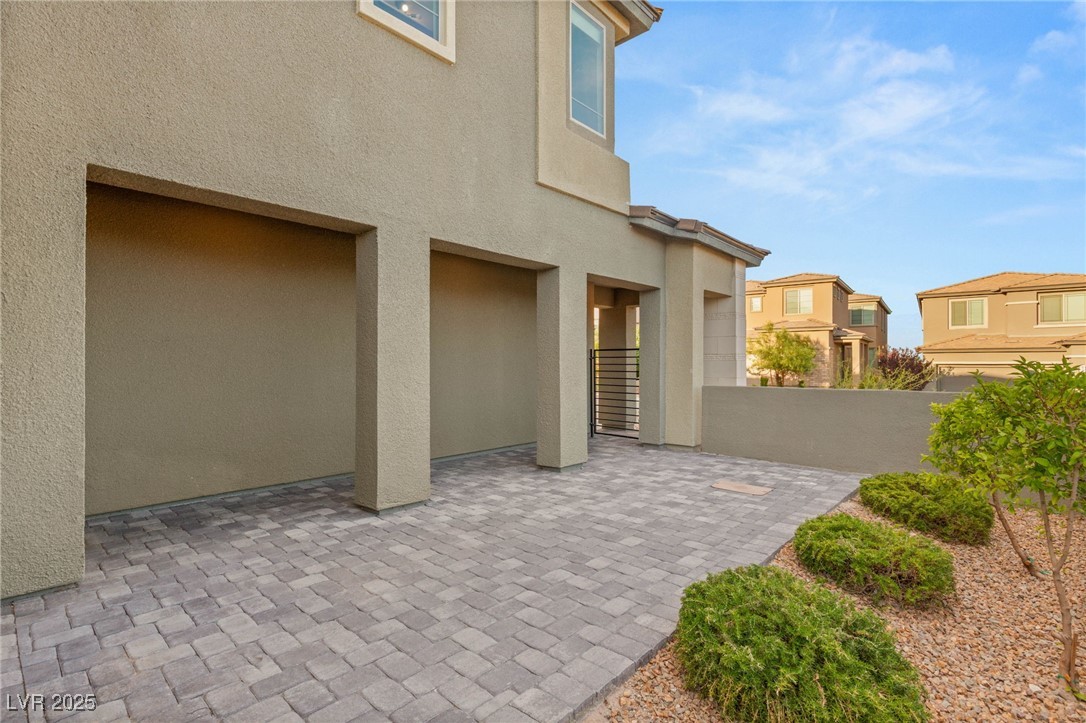 Properties 3 389 Red Feather Peak Court