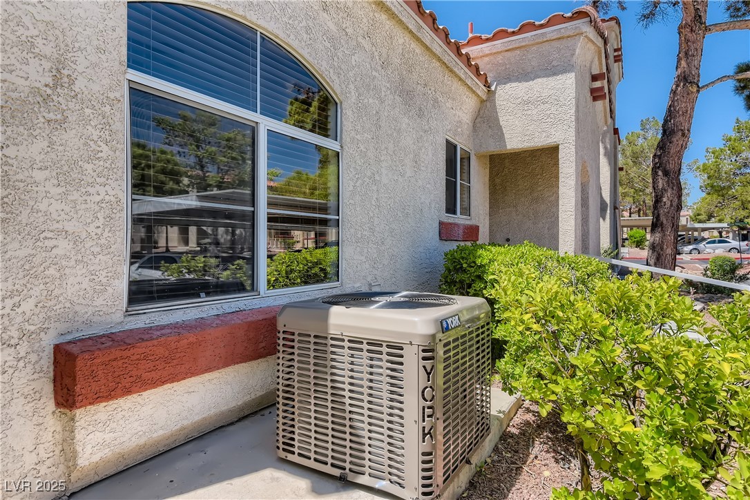 Las Vegas, Nevada 89145, United States, 2 Bedrooms Bedrooms, ,2 BathroomsBathrooms,Residential,Active,93837