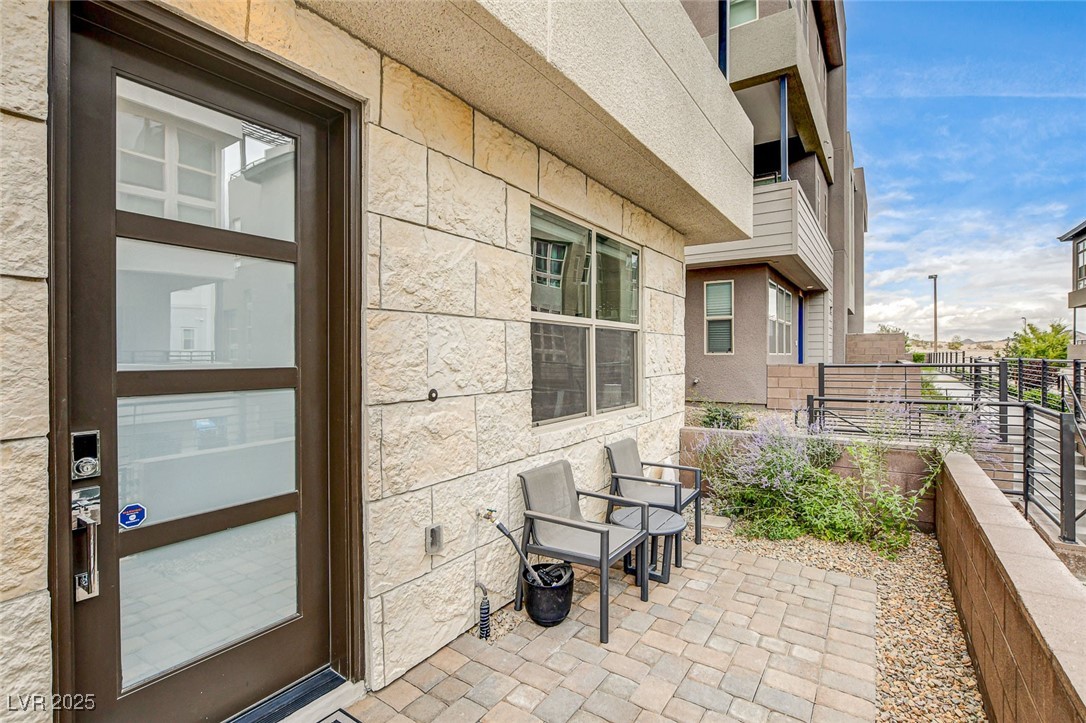 658 Spotted Falcon Street