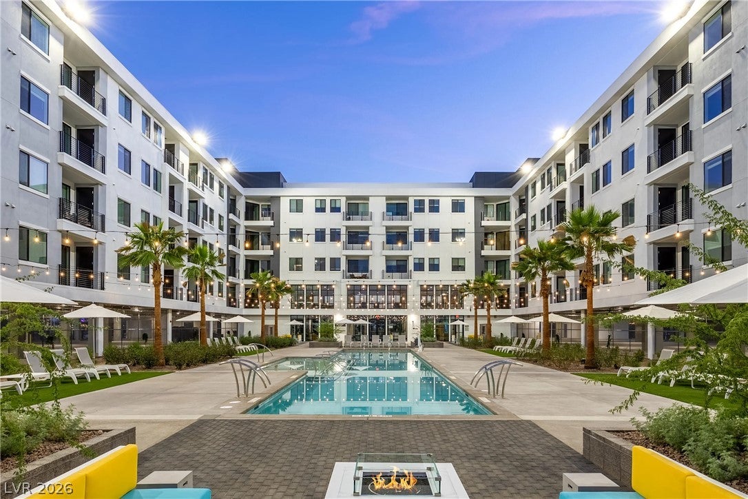4480 Meadows Lane 335