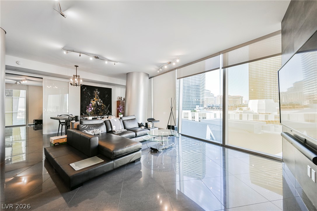 3722 Las Vegas Boulevard 907