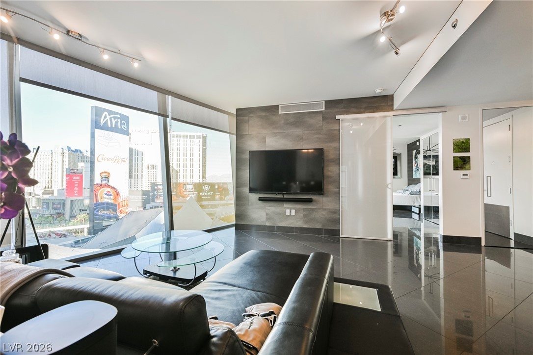 3722 Las Vegas Boulevard 907