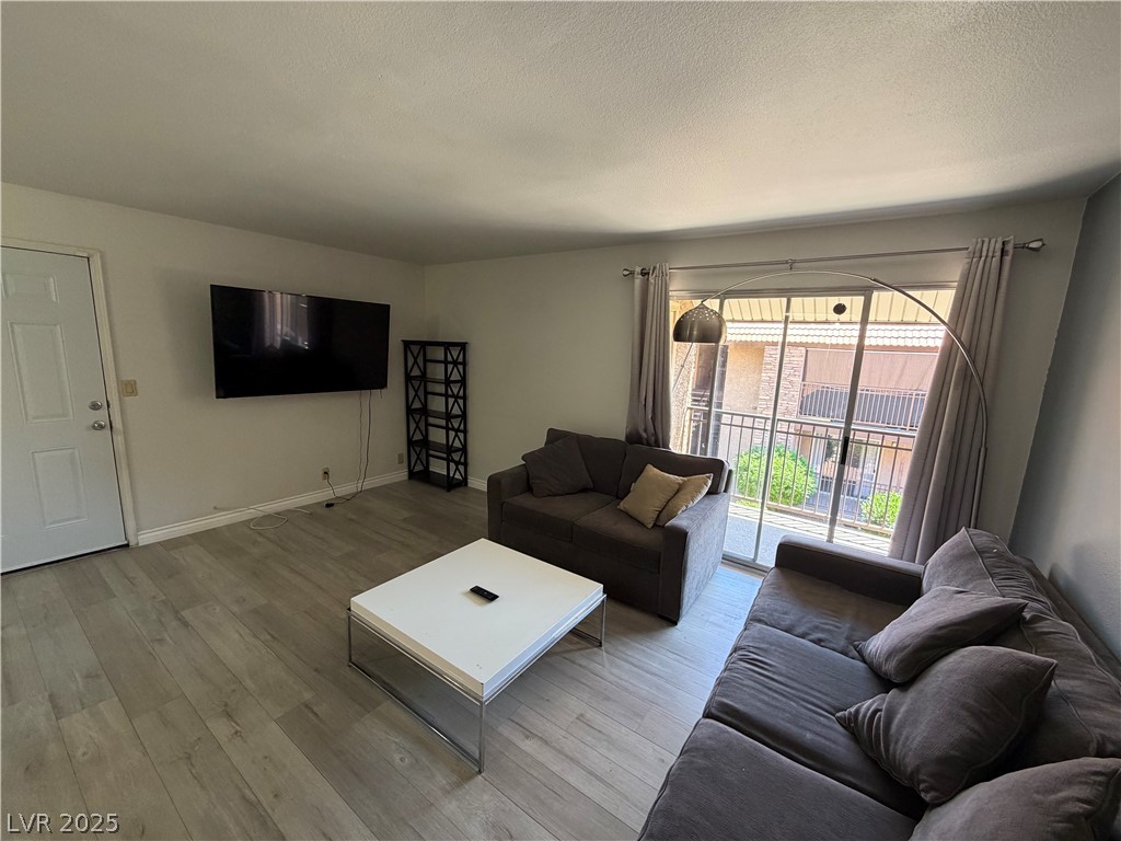 4961 River Glen Drive 28