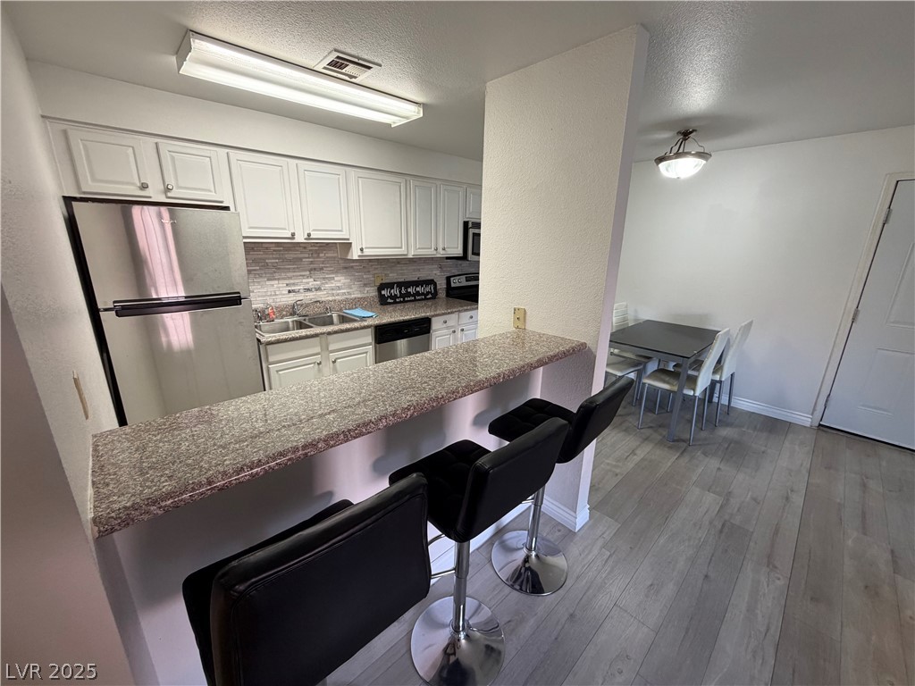 4961 River Glen Drive 28