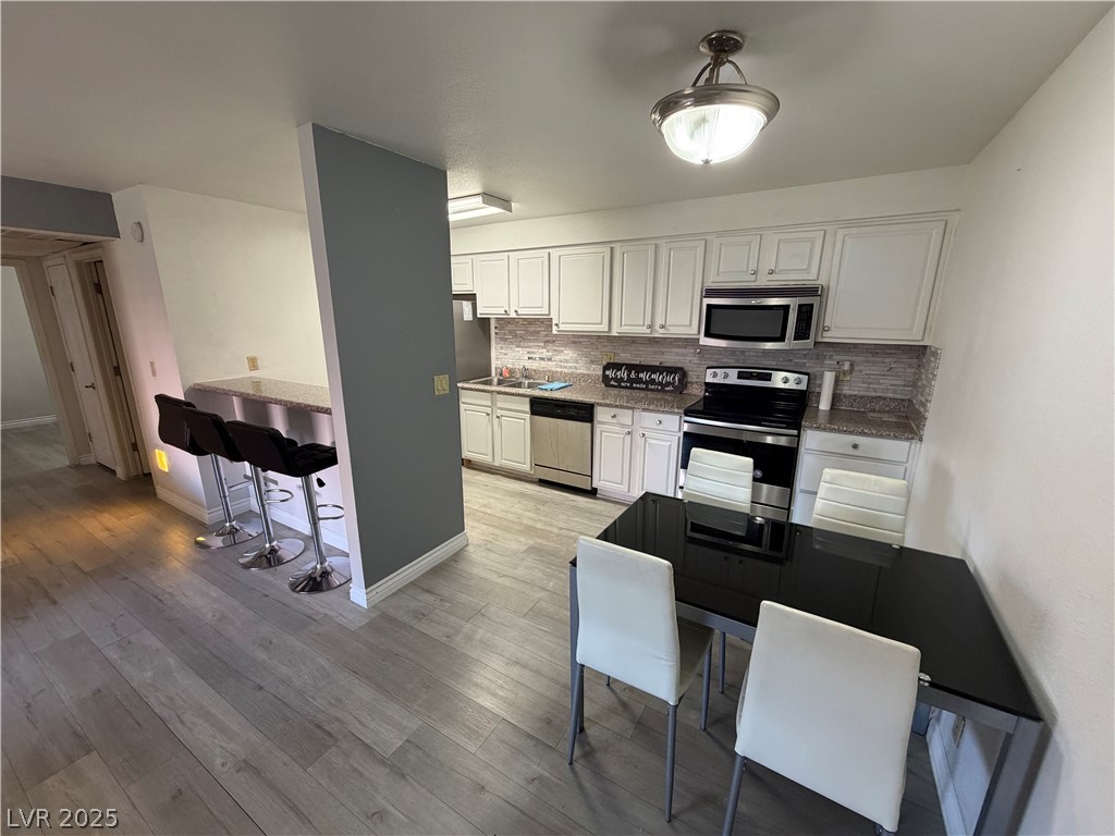 4961 River Glen Drive 28